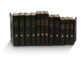 une rangée de livres alignés sur une surface blanche