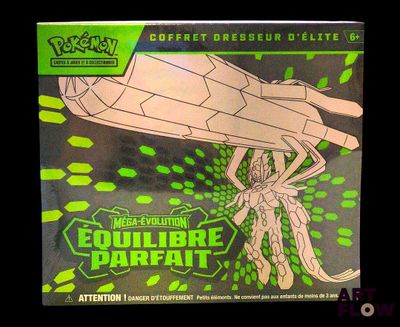 On voit ici la boîte du jeu de cartes à collectionner Pokémon « Équilibre parfait ».