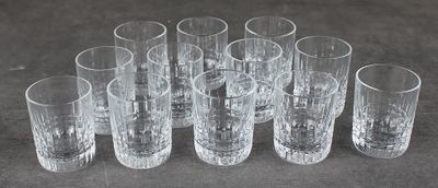 BACCARAT Modèle Nancy suite de gobelets à liqueur en cristal… - Photo 1