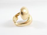 an image of a gold ring on a white background