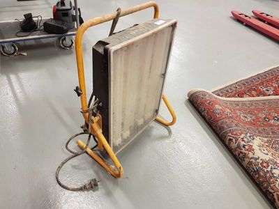 Un spot de chantier MATERIEL VENDU EN L'ETAT SANS GARANTIE s…
