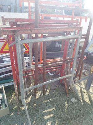 9 tréteaux de maçon différentes tailles (vendu dans l'état) - Photo 1