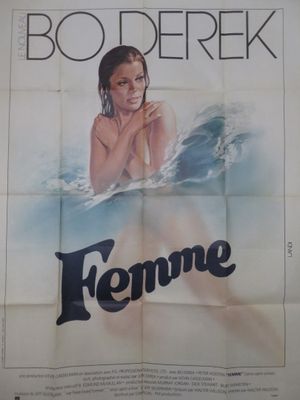 une vieille affiche de cinéma représentant une femme en bikini assise sur une planche de surf