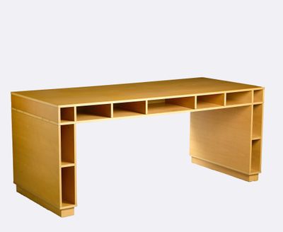 Terence CONRAN pour HABITAT Grand bureau en bois vernis cons…