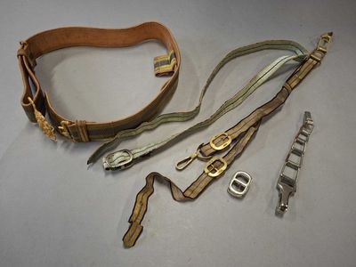 CEINTURON d’officier de la ROYAL AIR FORCE - REGIA AERONAUTI…