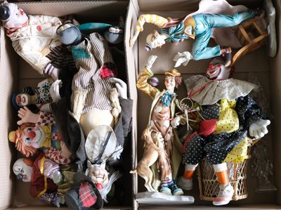 Sujets décoratifs figurant des clowns (deux cartons).
