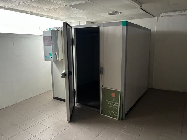 Chambre froide Easybloc N° de série : 6470. 215x215 H 197cm. A dé...