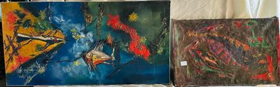 trois tableaux exposés sur une table