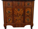 une image d'une commode en bois avec un plateau en marbre
