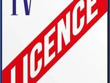 une affiche blanche et bleue ornée d'une bande rouge et portant l'inscription « licence »