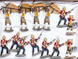 de nombreuses figurines de soldats dans une vitrine