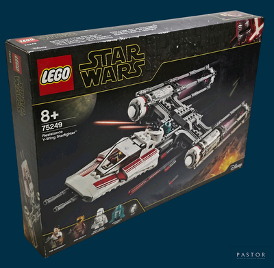 une boîte contenant des sets Lego Star Wars sur fond bleu