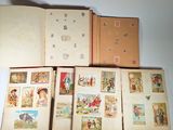 un grand nombre de livres posés sur une table