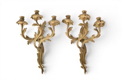 paire d'appliques murales anciennes en laiton avec fleurs et feuilles