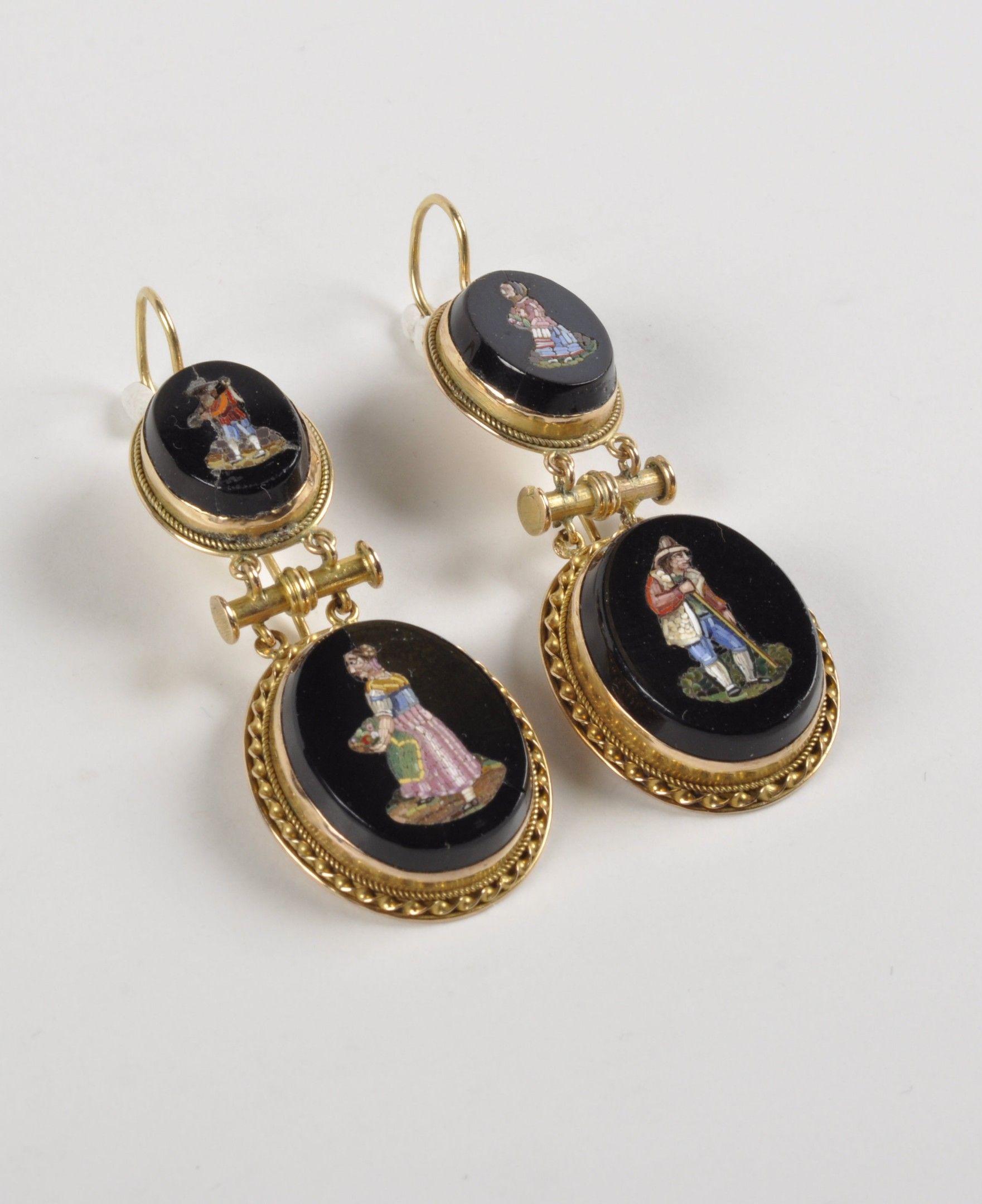 Objets d'art & Curiosités