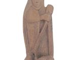 statue d'une femme tenant un bâton et un sac