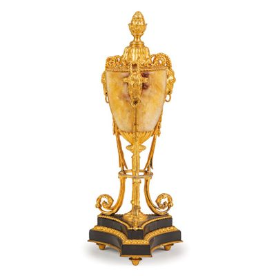 VASE EN BRONZE DORÉ ET BLUE-JOHN, 19E SIÈCLE