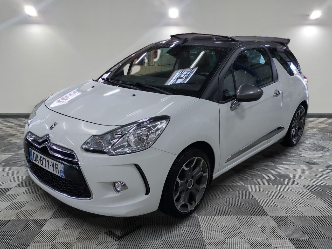 CITROEN - DS3 CABRIOLET THP 155 SPORT CHIC - ES - Mise en se…