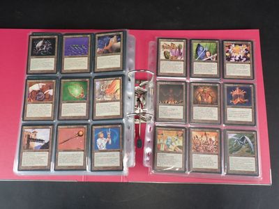 une photo d'un jeu de cartes « Magic : The Gathering »