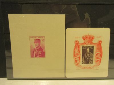 une photo montrant quelques timbres dans une vitrine