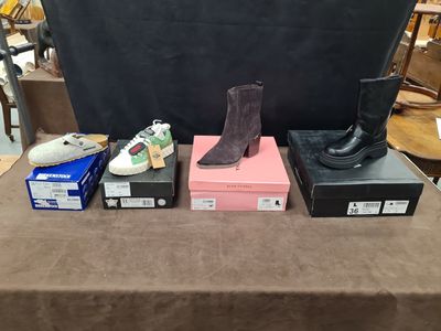 Lot de 4 paires de chaussures femme de marques BIRKENSTOCK, …