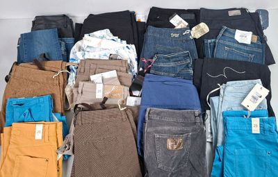 Lot à retirer à Décines-Charpieu (69150) ou expédition possi… - Photo 1