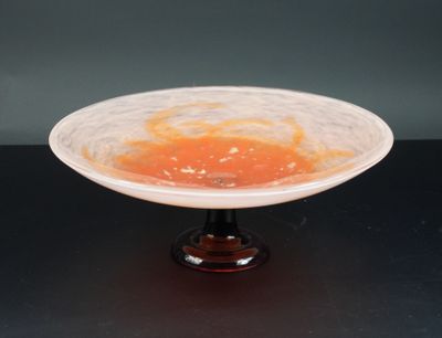 Charles SCHNEIDER (1881-1953). Coupe à fruits en verre orang…