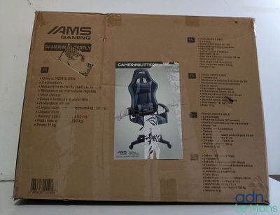 an image of a cardboard box with a picture of a gaming chair in it