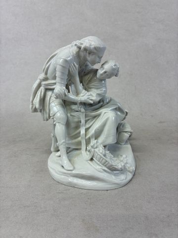 Groupe romantique en porcelaine blanche. H 19 cm