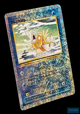 un gros plan sur une carte Pokémon avec des feux d'artifice en arrière-plan