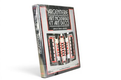 une image représentant un livre sur lequel figure une illustration d'une partie d'échecs