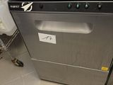 un lave-vaisselle qui se trouve dans une cuisine