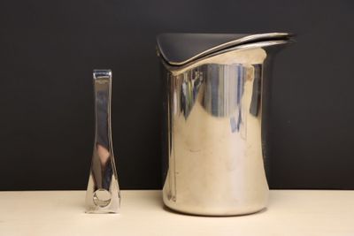 Georg JENSEN. Seau à glaçon et pince en métal argenté.
