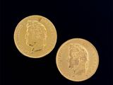 deux pièces d'or portant le portrait d'un homme et d'une femme