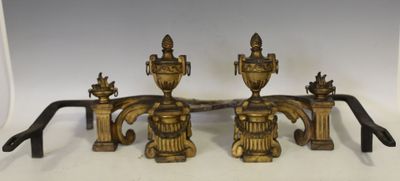 paire de bougeoirs anciens en laiton avec des anses