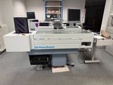 une machine placée au milieu d'une pièce