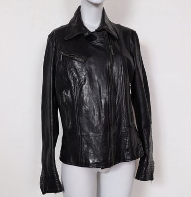 veste en cuir noir sur mannequin mannequin mannequin mannequin mannequin mannequin mannequin mannequin mannequin mannequin mann