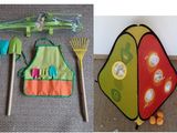 deux photos d'un ensemble d'outils de jardinage pour enfants et d'un tablier pour enfants