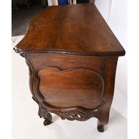 COMMODE NIMOISE LOUIS XV en noyer galbée en façade et sur le… (photo 5)