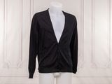le cardigan noir est sur un mannequin, un mannequin, un mannequin, un mannequin, un mannequin, un mannequin, un mannequin, un mannequin