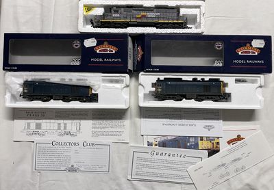 HO – BACHMANN – lot de 3 locomotives dont SD 40-2 Diesel Réf 41-670-23 - Photo 1