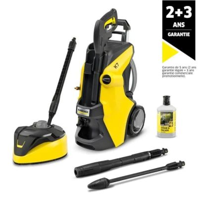 un kit de nettoyage et de mise sous pression jaune et noir sur fond blanc