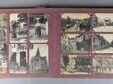 un livre avec des photos de personnes et de bâtiments