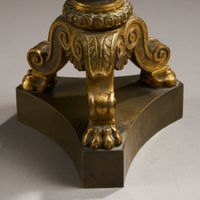 Paire de bougeoirs en bronze à patine dorée et brune (usures… (photo 3)