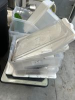 Lot de bacs plastique, en l'état