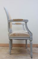 Fauteuil médaillon de style Louis XVI. (photo 4)