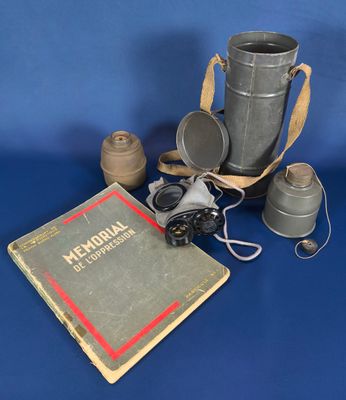 Masque à gaz, dans son étui, avec deux cartouches - Une cart…
