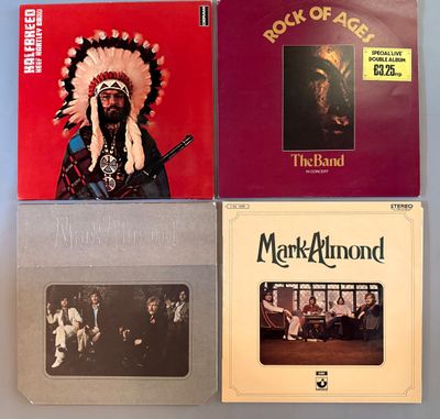 trois albums vinyles regroupant des morceaux variés des années 1960 et du début des années 1970