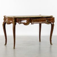 Un bureau ou « bureau plat », placage de palissandre, richem… (photo 4)