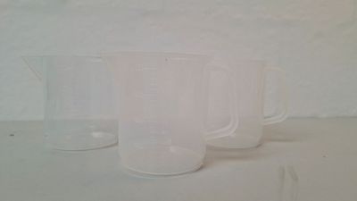 Lot de 33 verre doseurs pour peinture - Sans marque apparent…